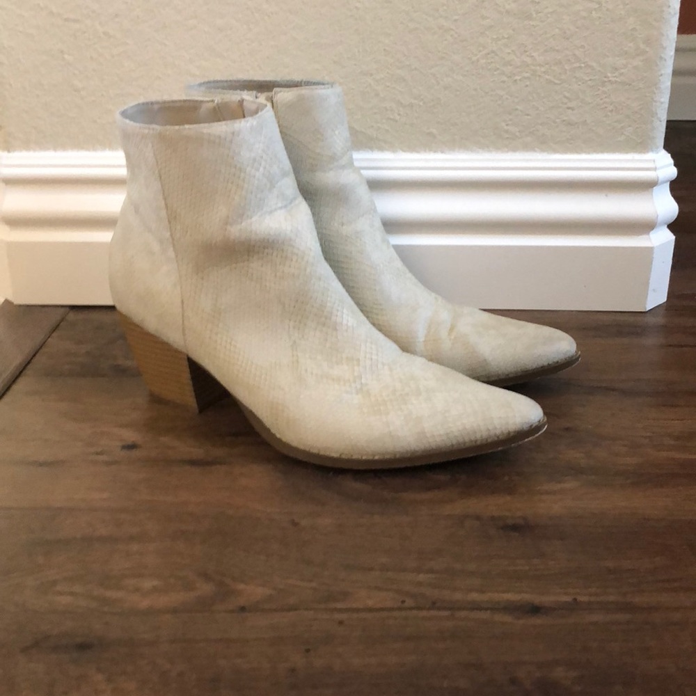 Coconuts by Matisse Going West white booties